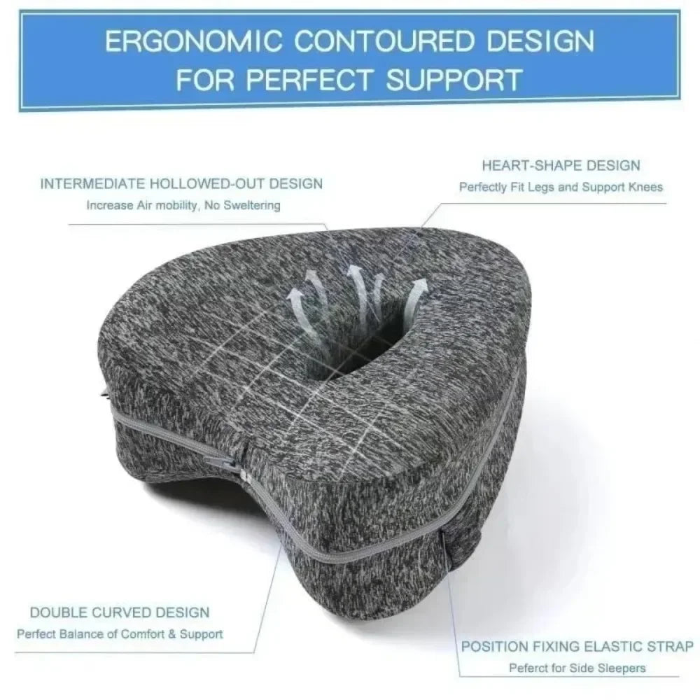 Détails du coussin de genoux : ouverture centrale, double galbe et sangle de maintien